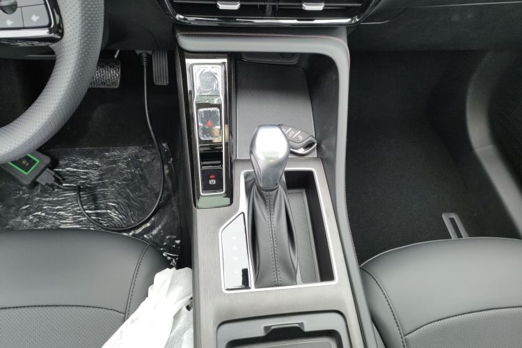 Used Roewe i5 2023 1.5L CVT Luxury Edition
