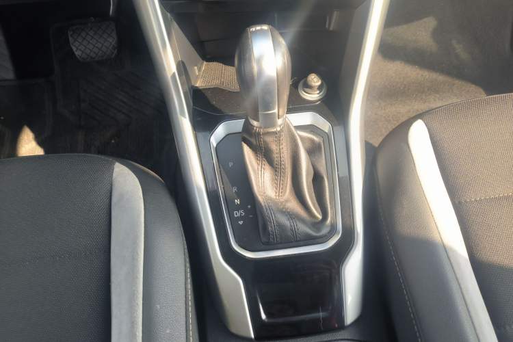 Used Volkswagen T-ROC 2020 280TSI DSG Two-Wheel-Drive Elite Version
