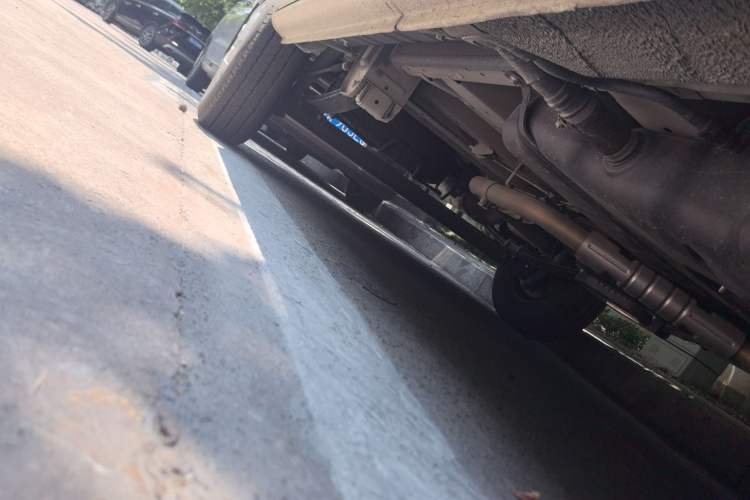 Used SAIC MAXUS Xintu V80 2024 Aotuntong Value Edition 6MT Short Wheelbase Mid-Height Roof 127 Ps 5/6 Seats
