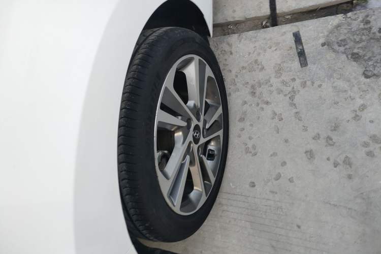 Used Hyundai Elantra 2016 1.6L Automatic ZhiXuan – Elite Version
