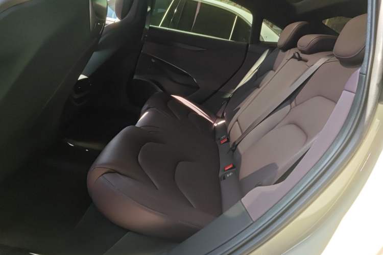 Used  SU7 2024 Rear-Drive Standard Founder Edition