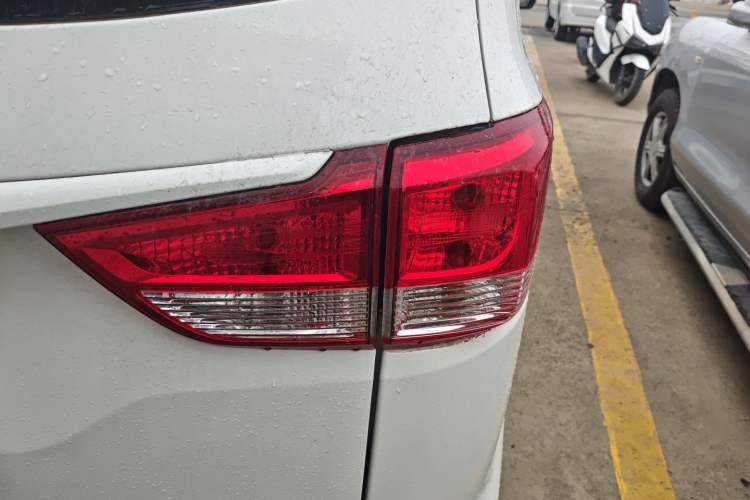 Used Wuling Hongguang 2015 1.5L S1 Standard China V-Emission Standards
