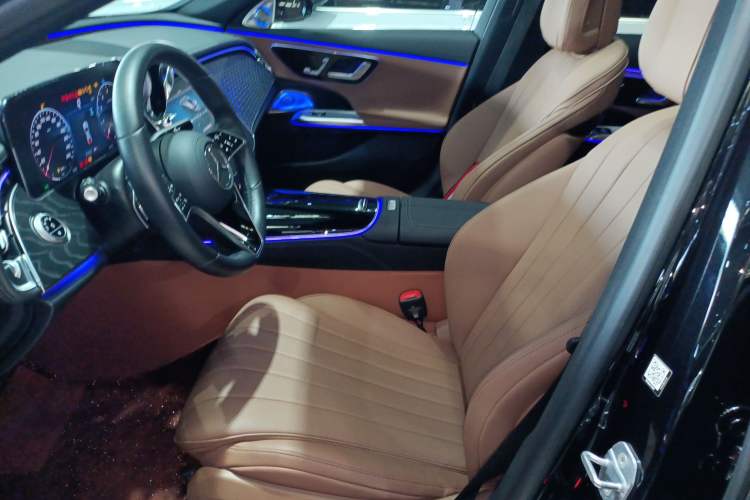 Used Mercedes-Benz E-Class 2025 E 260 L
