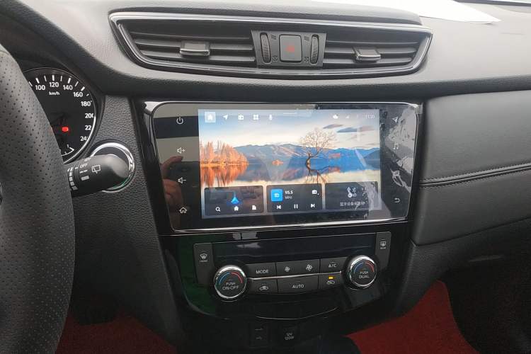 Used Nissan X-Trail 2023 Classic 2.0L Two-Wheel Drive Smart Connect Premium Edition
