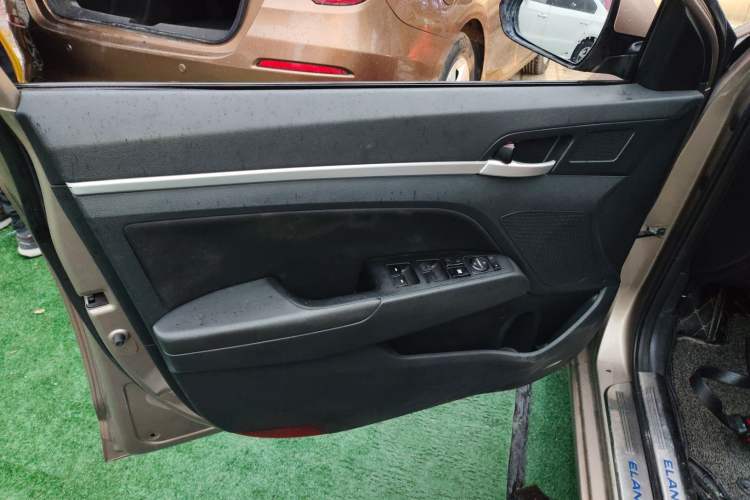 Used Hyundai Elantra 2016 1.6L Automatic ZhiXuan – Elite Version