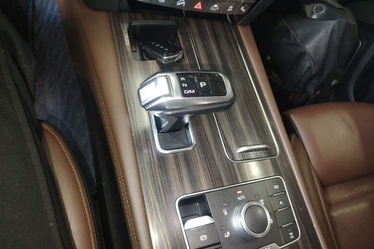 Used Haval H9 2017 2.0T Gasoline 4x4 Prestige Model 7 Seats
