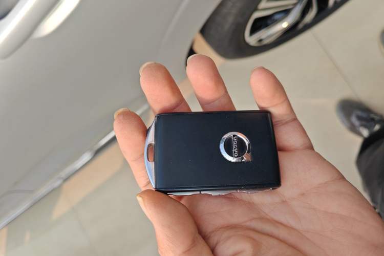 Used Volvo XC60 2022 B5 4x4 Smart Luxury Edition
