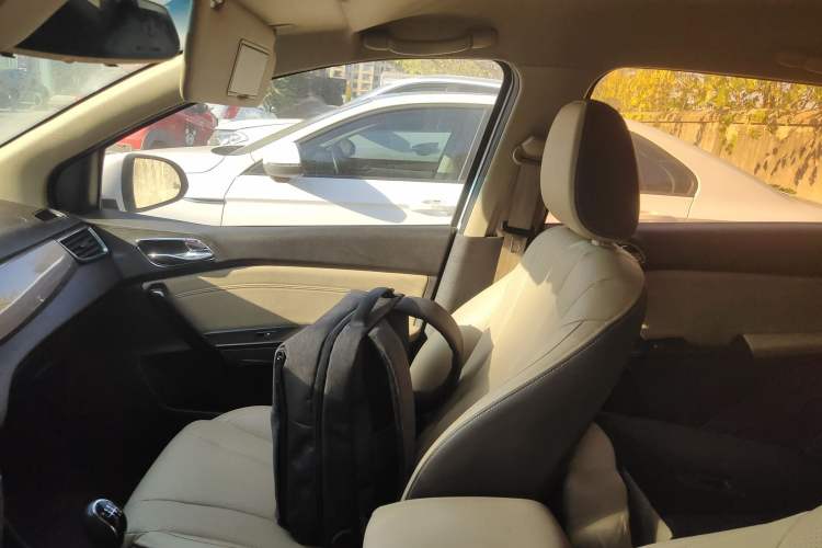 Used Baojun 310W 2017 1.5L Manual Fashion Model China V
