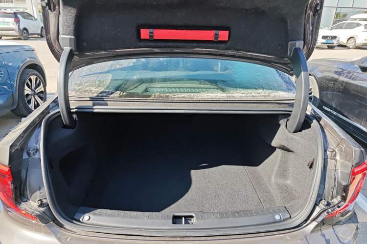 Used Volvo S90 2024 B5 Zhiyi Luxury Edition