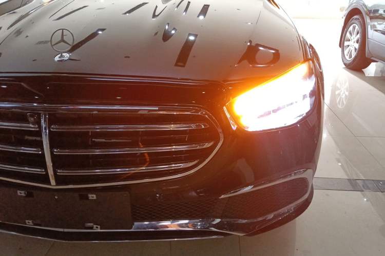 Used Mercedes-Benz E-Class 2021 Restyled E 300 L Sporty and Stylish Edition
