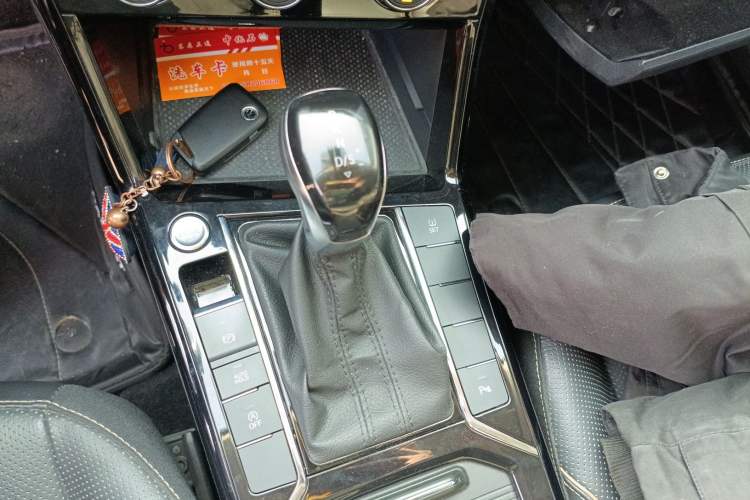 Used Volkswagen Passat 2019 330TSI Luxury Edition China VI Standard
