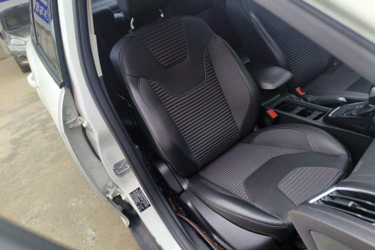 Used Ford Focus 2018 Sedan Classic 1.6L Automatic Trendy SmartDrive Edition
