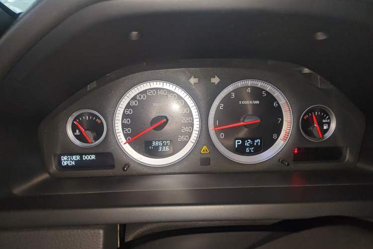 Used Volvo XC Classic 2014 T5 Luxury Edition