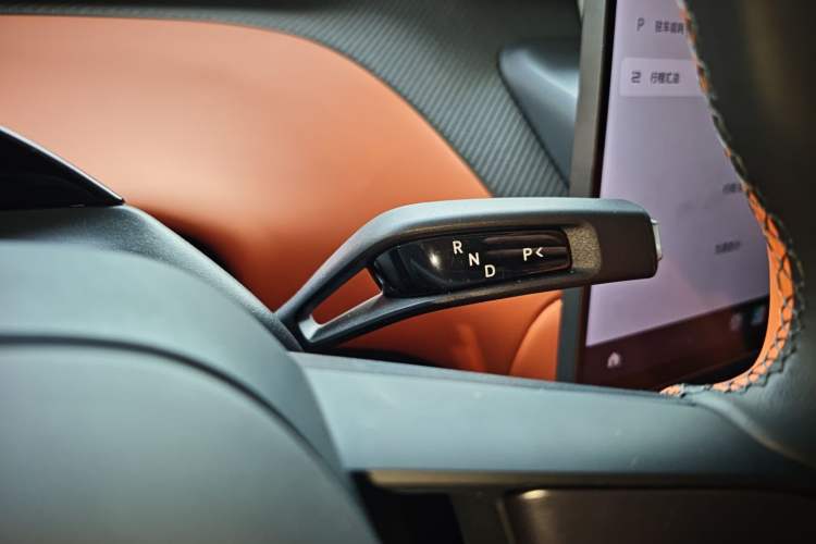 Used  YU7 2025 Ultra-Long Range High-Performance All-Wheel-Drive Max Edition