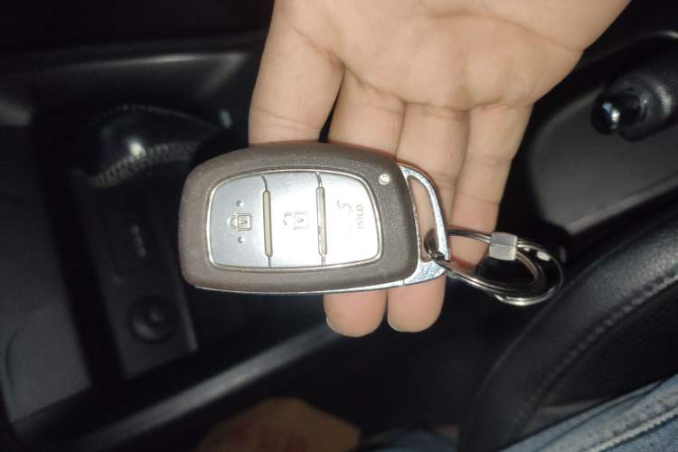 Used Hyundai ix35 2015 2.0L Automatic 2WD Smart Type China IV
