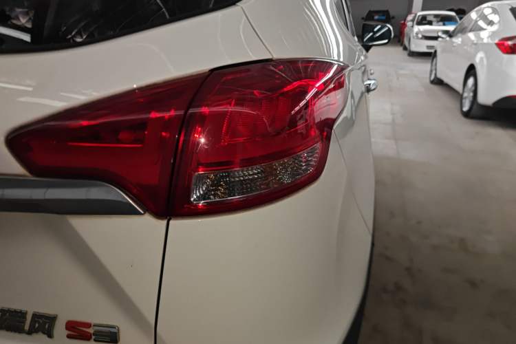 Used  Refine S3 2018 Custom Edition 1.6L CVT Luxury Smart Model
