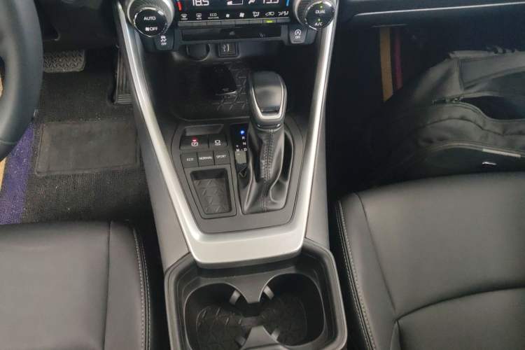 Used Toyota Wildlander 2023 2.0L CVT Two-Wheel Drive Luxury PLUS Edition
