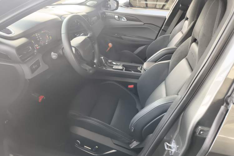 Used Lynk & Co 03 2022 2.0TD DCT JingPro
