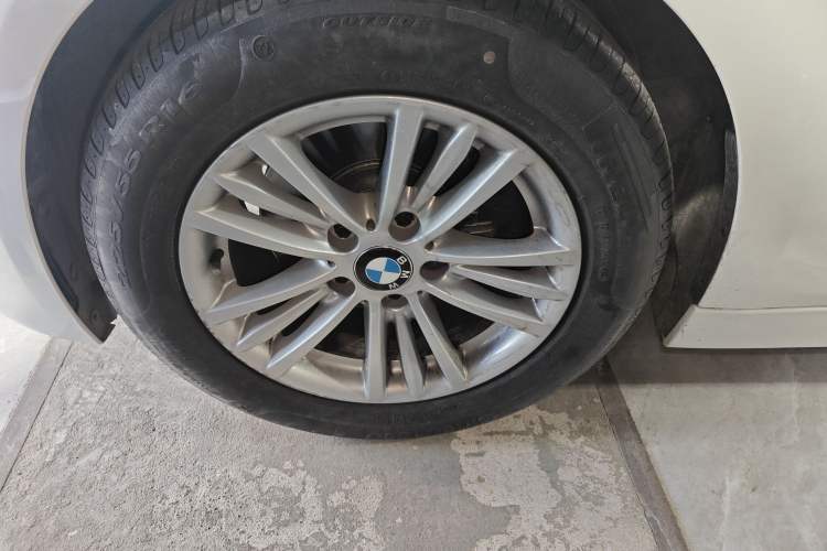 Used BMW 3 Series 2014 320Li Fashion Model
