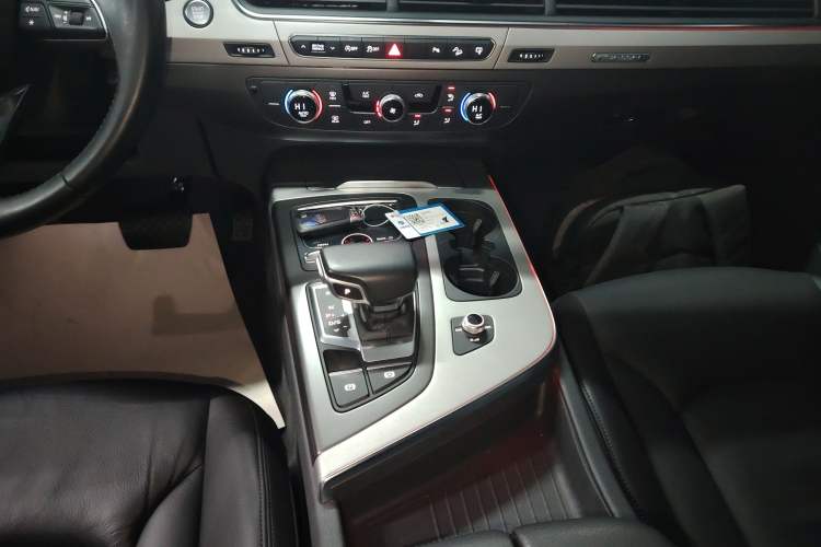Used Audi Q7 2016 40 TFSI Comfort Model
