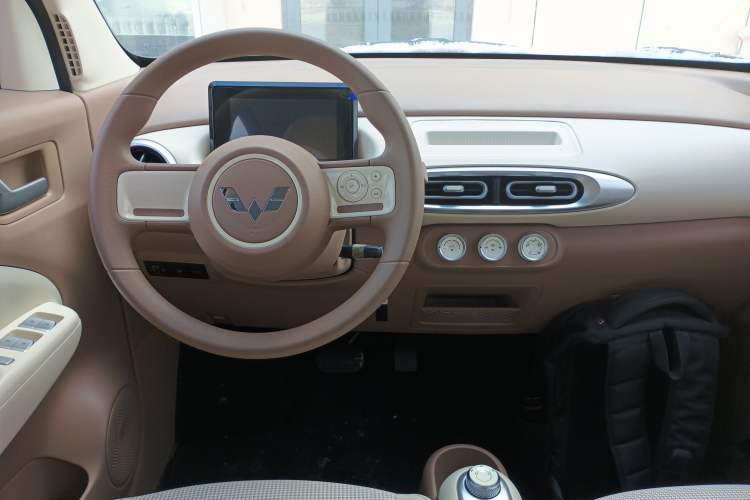 Used Wuling Hongguang MINIEV 2025 Four-Door Version Advanced Edition
