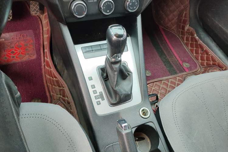 Used Skoda Octavia 2017 1.6L Automatic Chuanxing Edition
