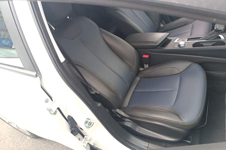 Used Buick Velite 6 2023 430km Range Commuter Version
