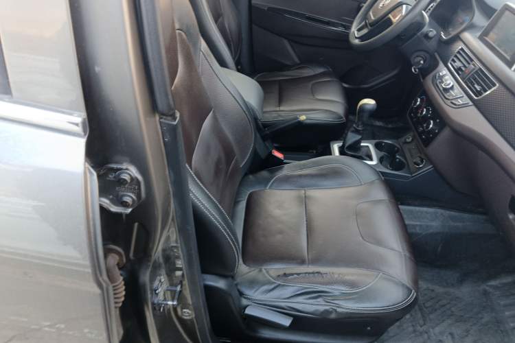 Used Dongfeng Fengon 330 2018 1.5L 330S Comfort Edition DK15