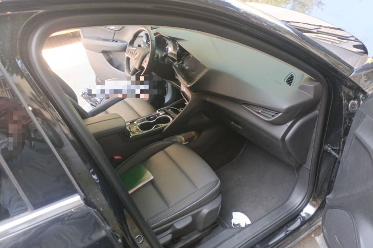 Used Buick Envision 2022 Facelift Encore S 552T Two-Wheel-Drive Luxury Model
