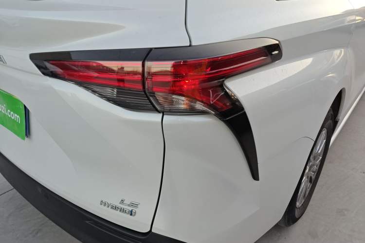 Used Toyota Sienna 2021 2.5L Hybrid Comfort Edition