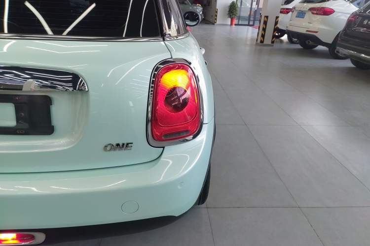 Used  MINI 2016 1.2T ONE Pioneer Edition Five-Door Version
