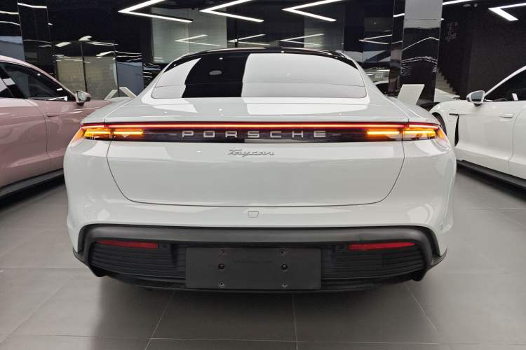 Used Porsche Taycan 2022-Year Updated Taycan