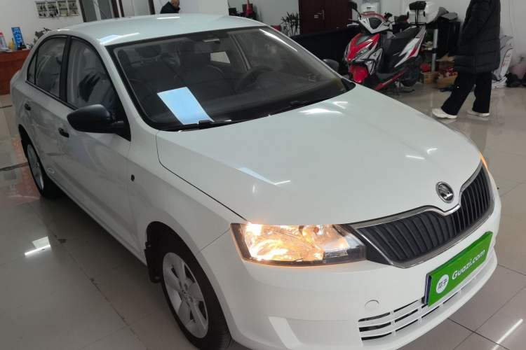 Used Skoda Rapid 2016 1.6L Automatic Front-Wheel Drive Model