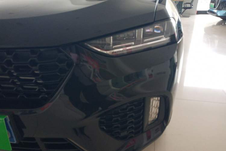 Used Wey VV7 2019 Upgraded Model 2.0T Flagship Version China VI