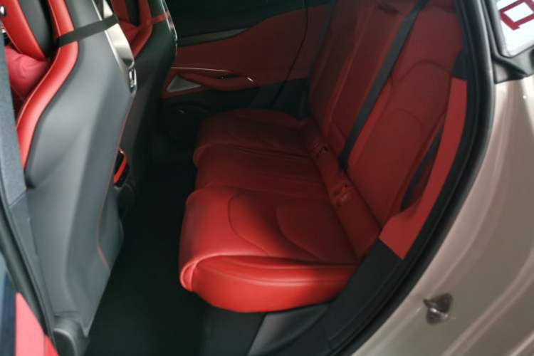 Used  SU7 2024 Rear-Drive Ultra-Long Range Advanced Pro-Level Intelligent Driving Version
