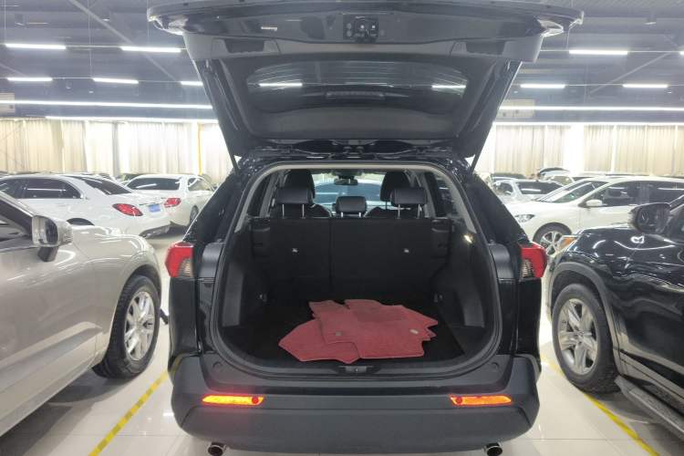 Used Toyota RAV4 2024 2.0L CVT Two-Wheel Drive Urban Edition
