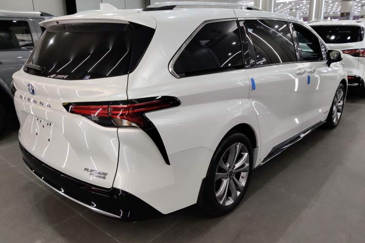 Used Toyota Sienna 2021 2.5L Hybrid Platinum Edition
