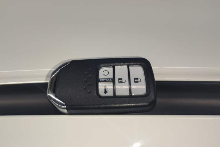 Used Honda Vezel 2020 1.5L CVT Pioneer Edition
