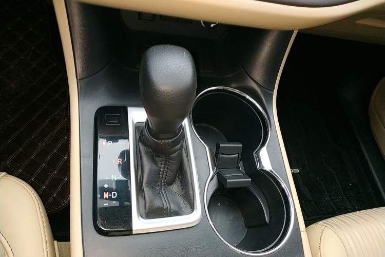 Used Toyota Highlander 2018 2.0T Two-Wheel Drive Elite Edition 7 Seats China VI Standard