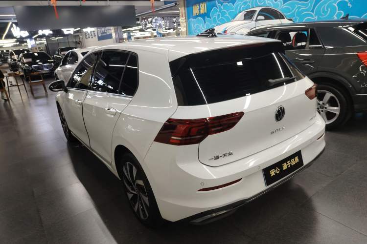 Used Volkswagen Golf 2025 300TSI Pro
