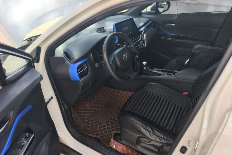 Used Toyota IZOA 2020 2.0L Yichi Version
