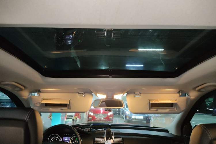 Used Mercedes-Benz R-Class 2014 R 320 4MATIC Business Model
