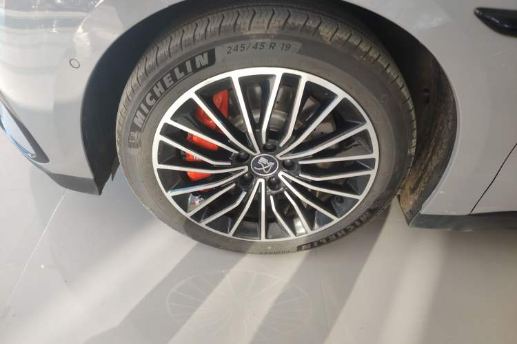 Used BYD Han 2025 EV with 701 km of Laser Radar-Enabled Intelligent Driving