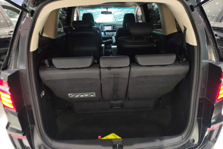 Used Honda Elysion 2016 2.4L Luxury Edition
