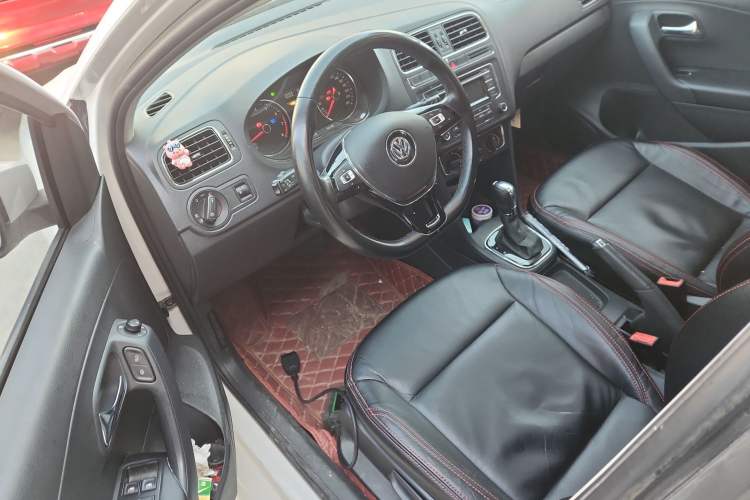 Used Volkswagen Polo 2016 1.6L Automatic Comfort Model
