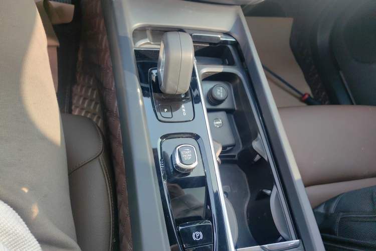 Used Volvo XC60 2022 B5 4x4 Zhiyi Luxury Edition