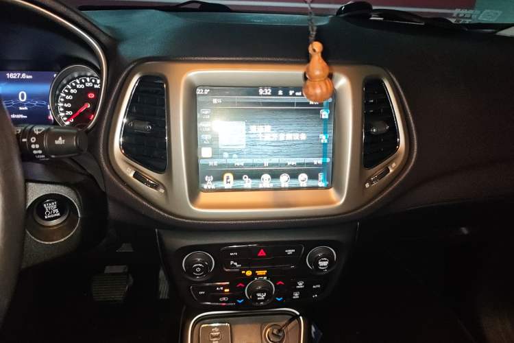 Used  Compass 2017 200T Automatic Family Edition