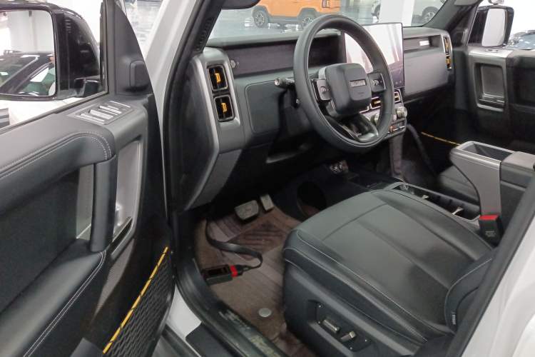 Used  V23 2025 501 Four-Wheel Drive Intelligent Driving Version
