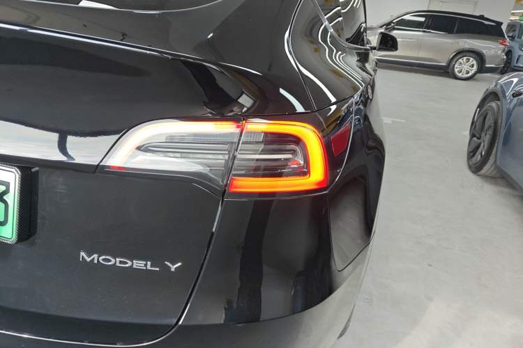 Used Tesla Model Y 2024 Rear-Wheel-Drive Version
