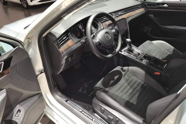 Used Volkswagen Magotan 2018 330TSI DSG Luxury Model